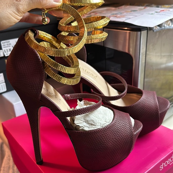 Heels Burgandy - Picture 1 of 8